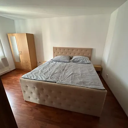 2 Bedroom Big Center As Nivy 85m Apartman